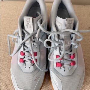 On On Cloud On court Tennis shoes US size 10 women’s